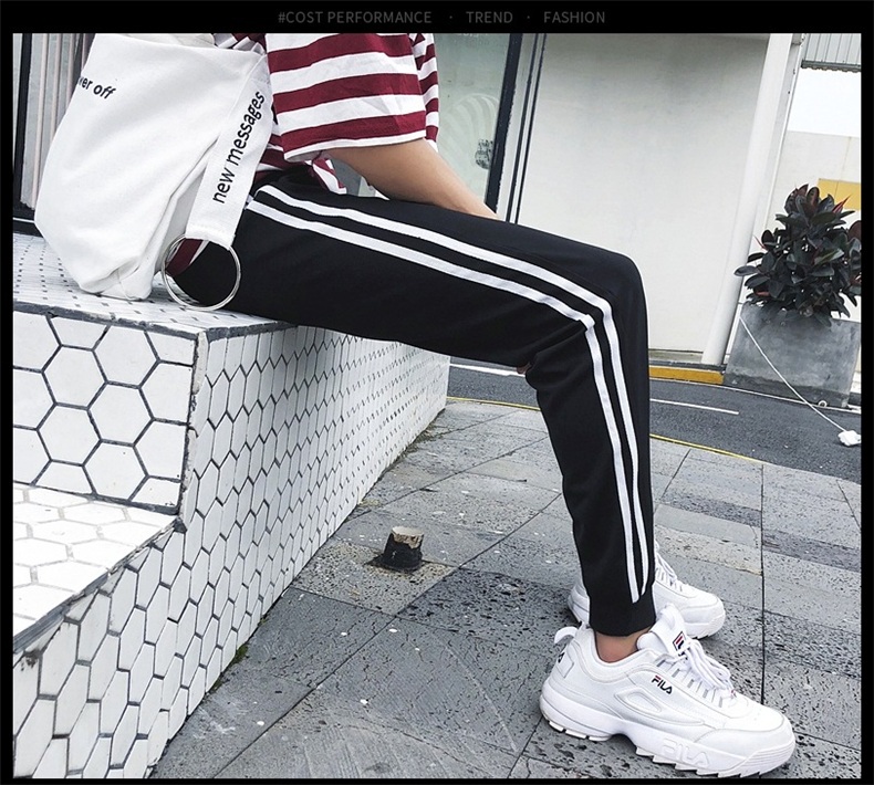 Mùa xuân và mùa thu Phiên bản Hàn Quốc của quần thể thao mỏng quần áo nam kín miệng chân hai sọc 2 bên hai thanh quần giản dị - Quần Jogger áo nam