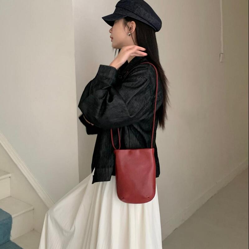Lightweight Genuine Leather Phone Bag, Versatile Mini Bag, First-Layer Cowhide, Women's Fashion, Simple, Chinese Style, Retro Style, Vertical Style