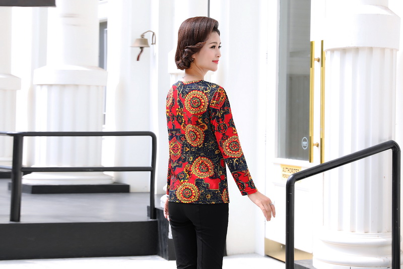Phụ nữ trung niên mặc mùa thu bên ngoài bà mẹ mới trung niên áo hoa nhỏ tay dài áo thun nữ mùa xuân và áo mùa thu áo kiểu trung niên sang trọng