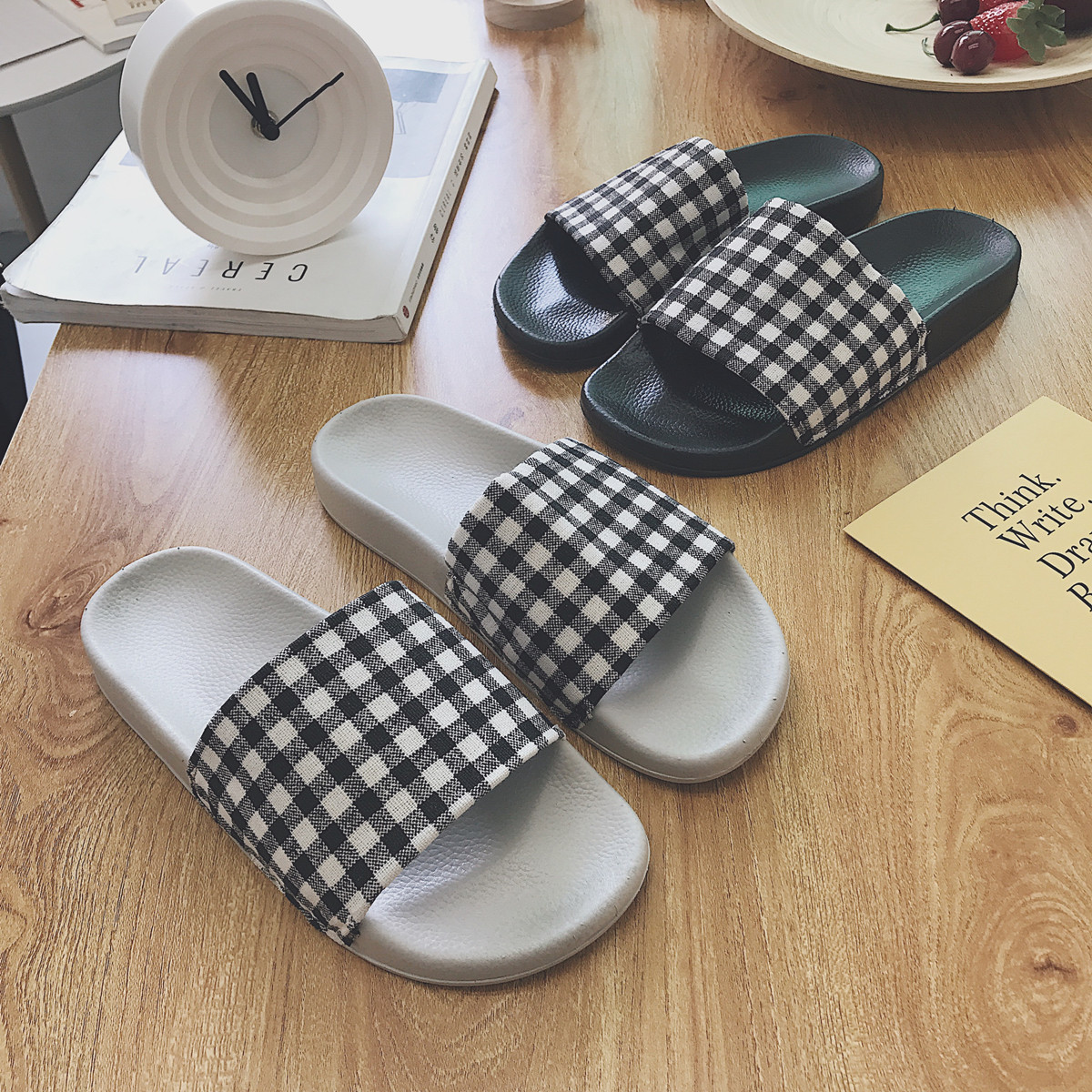 chic harbor taste wind retro black and white plaid slippers female summer student Korean version fashion non-slip with cool slippers