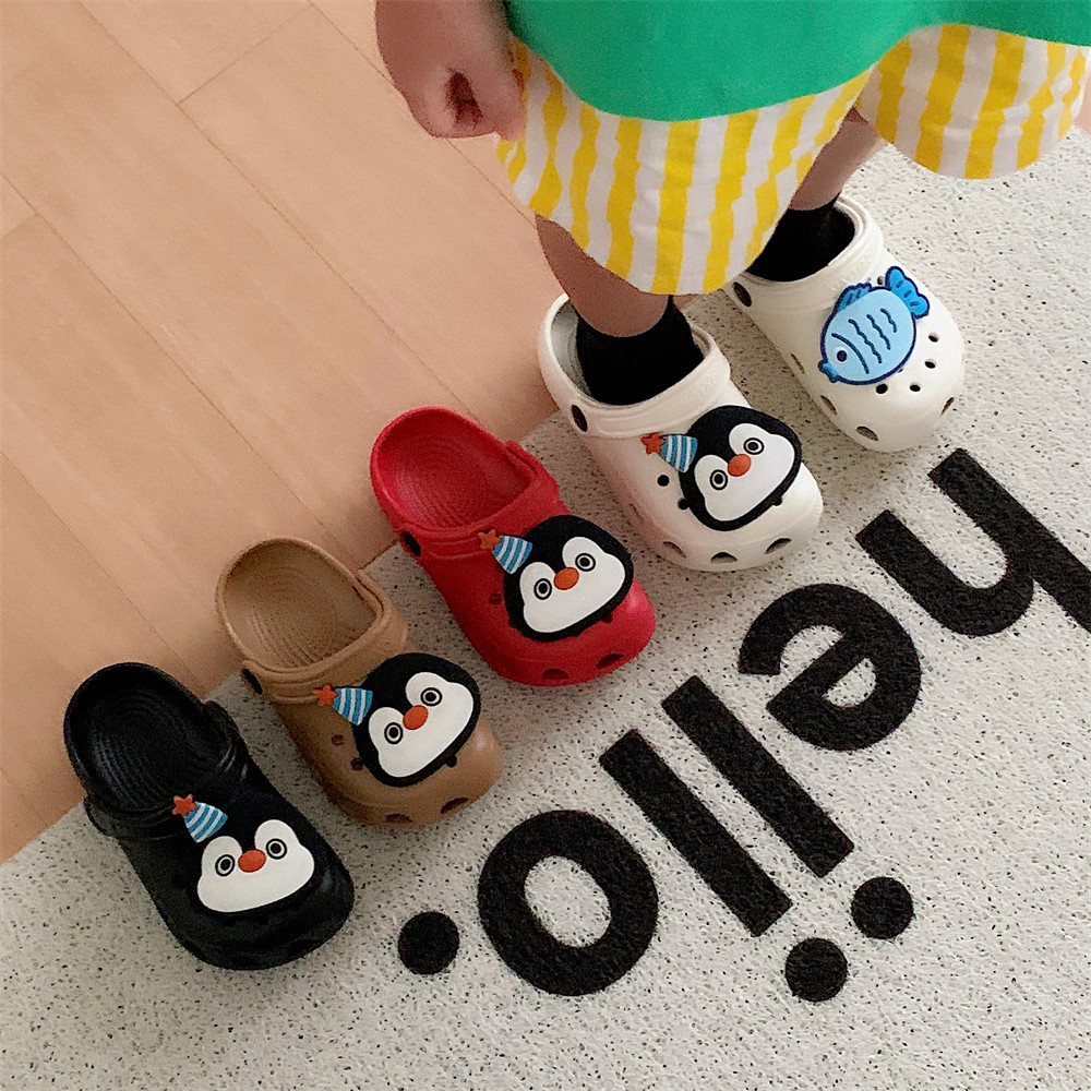 Cute Penguin and Fish Design Children's Clogs with Soft Non-Slip Soles for Boys and Girls, Parent-Child Beach Sandals for Summer — 2