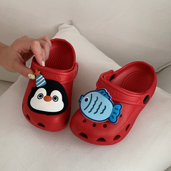 Thin Strap Children's Arch-Support Perforated Shoes, Cute Penguin and Fish Design, Boys' and Girls' Summer Sandals, Parent-Child Beach Shoes — 4