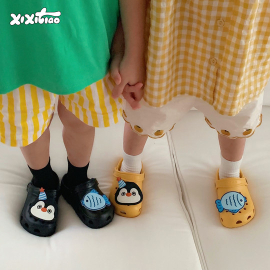 Thin striped children's penguin fish arch clogs