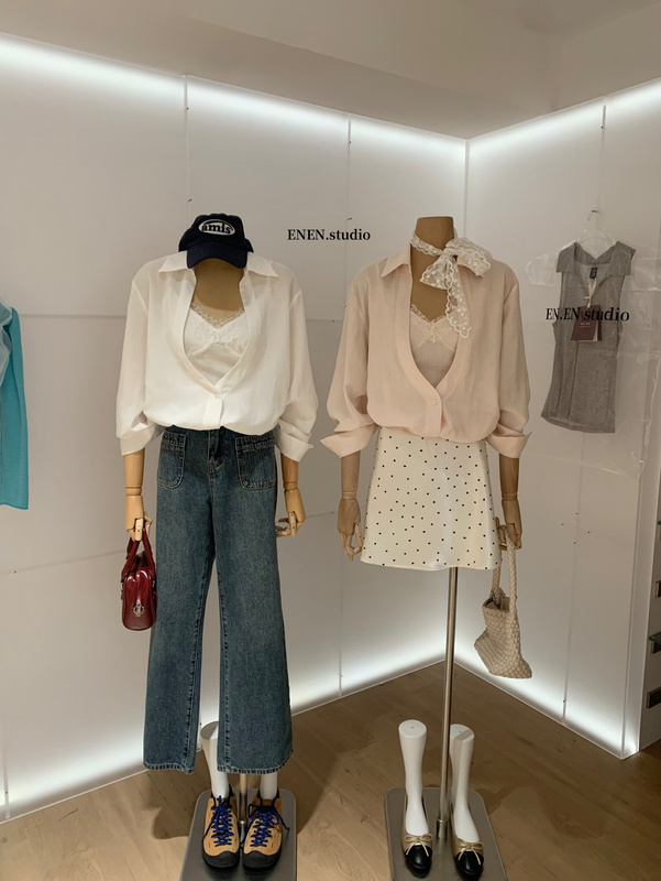 【Enen】Two-Piece Set with a Light and Mature Style, Lace Camisole, Long-Sleeved Shirt, and Short Top 【Enen】Two-Piece Set with a Light and Mature Style, Lace Camisole, Long-Sleeved Shirt, and Short Top