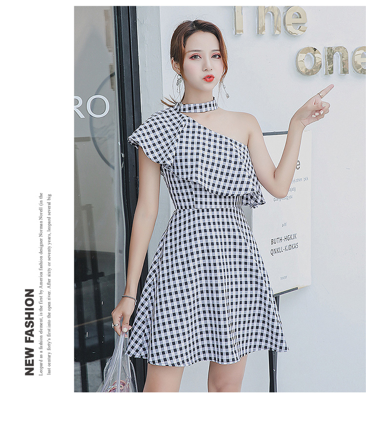 VK旗艦店 韓國風不規則斜肩露肩復古格子短袖洋裝