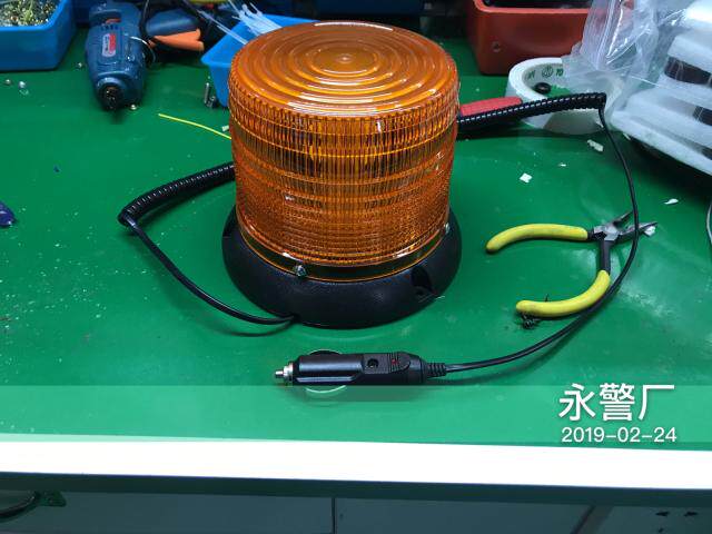 High-end ambulance school bus lightning flash ceiling lamp LED flash warning lamp engineering vehicle warning lamp