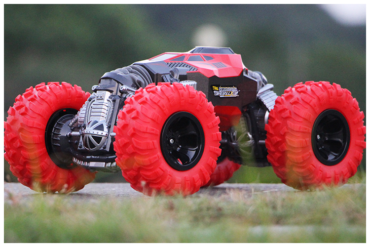 Quá khổ bốn bánh lái xe leo núi off-road điều khiển từ xa biến dạng xe hai mặt xoắn sạc trẻ em xe đồ chơi cậu bé do choi tre em
