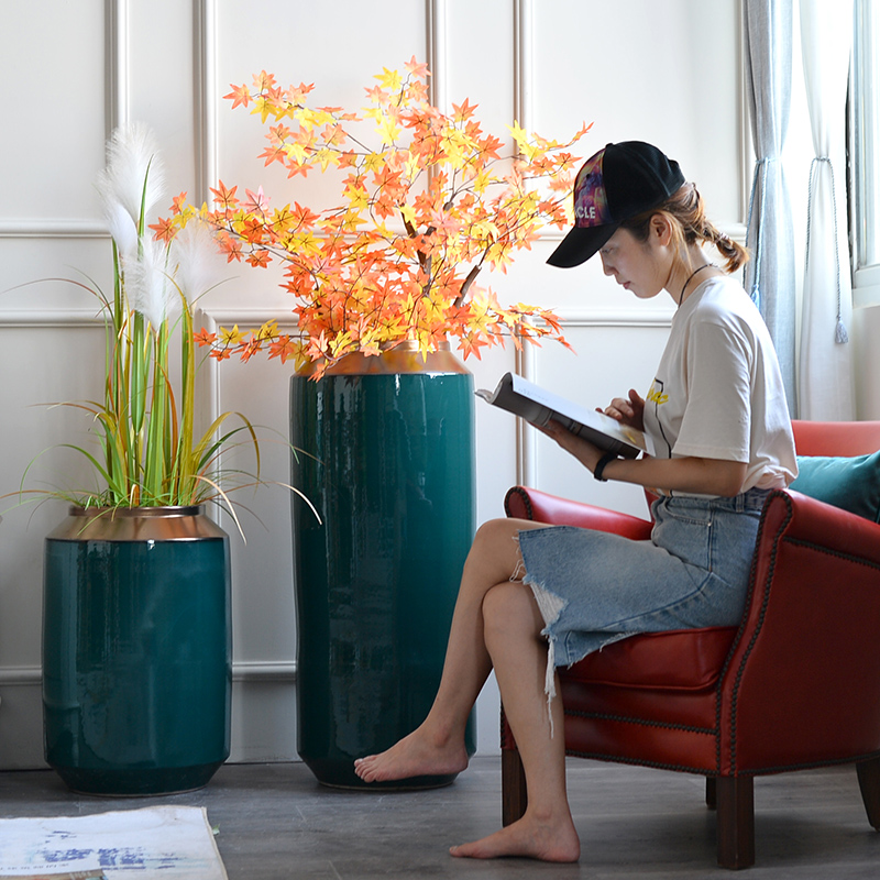 Jingdezhen ceramic vases, flower arrangement sitting room place the dried flower pot contracted landing golden retro decoration decoration