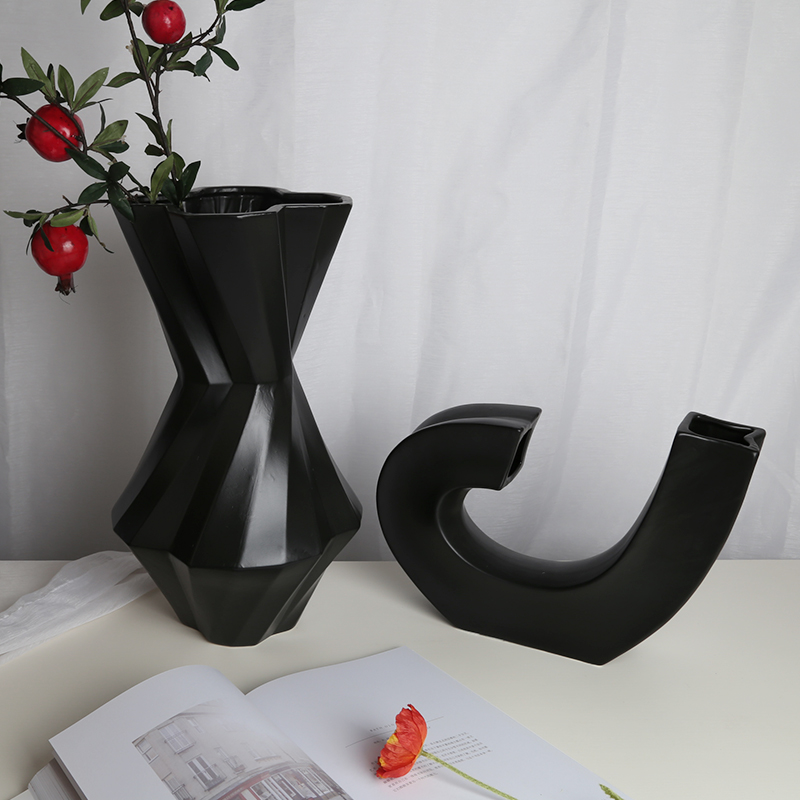 Nordic ceramic vase matte enrolled creative U geometric flower arranging furnishing articles European I and contracted sitting room adornment ornament