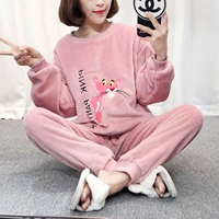 Dễ thương màu hồng da báo nhung san hô nhung nữ sinh viên mùa đông lỏng lẻo kích thước lớn tay áo dài có thể được mặc bên ngoài phù hợp với dịch vụ nhà mùa thu đồ mặc nhà cao cấp