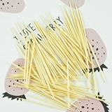 Положите одну -время, экологически чистое бамбук, два зубочистка.