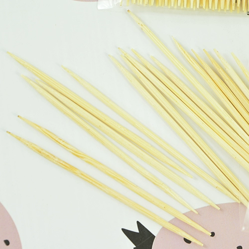 Одноразовые зубочистки в пакетиках, экологически чистые бамбуковые зубочистки с двумя концами, портативные для путешествий, 100 тонких зубочисток.