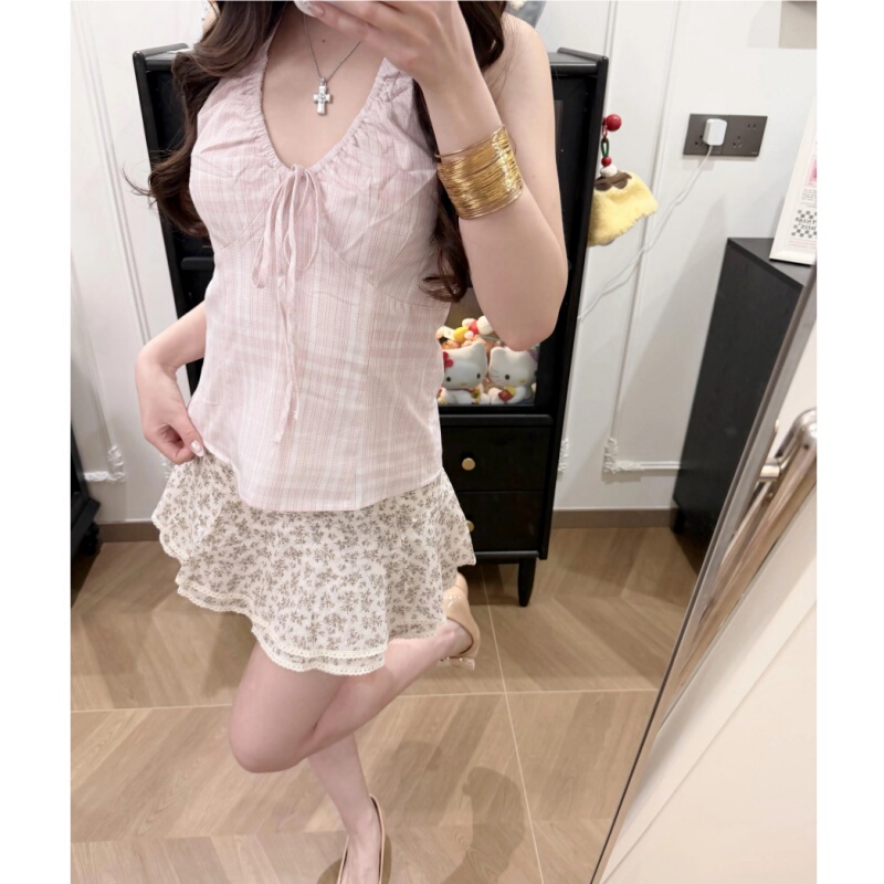 Hckytwins Korean Niche Beige Floral Short Skirt for Women, Versatile Summer Lace Patchwork Skirt