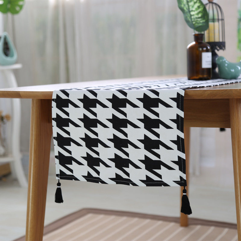 Nordic modern minimalist black and white houndstooth cotton linen table flag dining table coffee table fabric decoration cover towel bed flag bed end towel