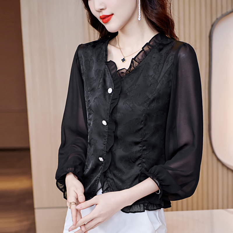 Black V-Neck Lace Base Shirt for Women, Long-Sleeved, Niche Early Autumn Style, Elegant and High-End Jacquard Satin Top