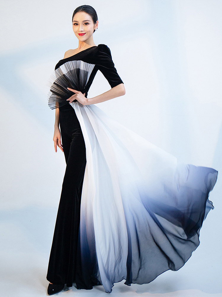 Personality inclined shoulder collar solid fan flower long floating yarn design body gift instrument mentor acting out suit woman 2022 shake sound