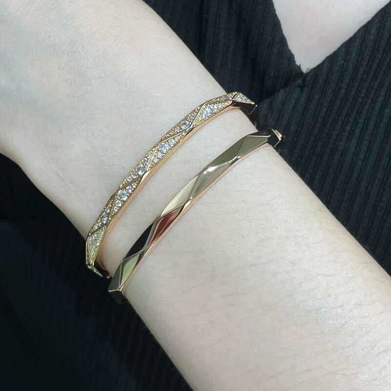 Luckyh Versatile and Fashionable Signature Diamond-Encrusted Geometric Bracelet for Women, V Gold Craftsmanship