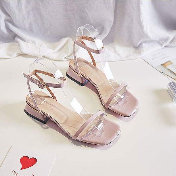 Transparent word strap sandals for female students with low heels and wild thick heels fairy wind 2020 summer new sandals are popular