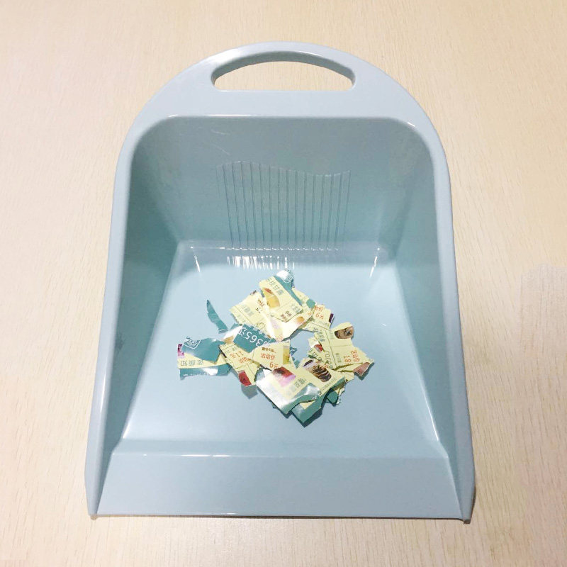Plastic household trumpet portable dustpan without broom thickened dustpan Kei trumpet garbage shovel floor cleaning
