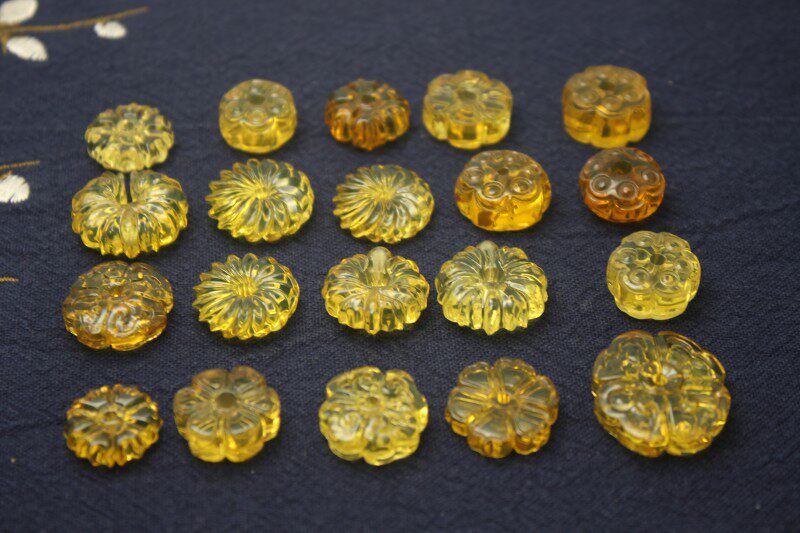 Naturally without optimization of Mexican original stone Sukuo double - sided carved flower - shipping jewels - shipping jewels and snowflakes