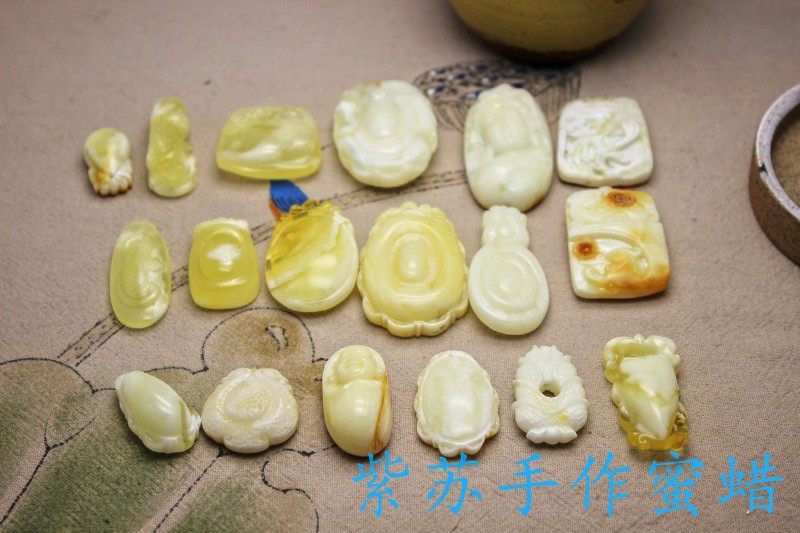 Natural original mine Baltic marine carved with honey wax watch of bei bai powder and other pendant