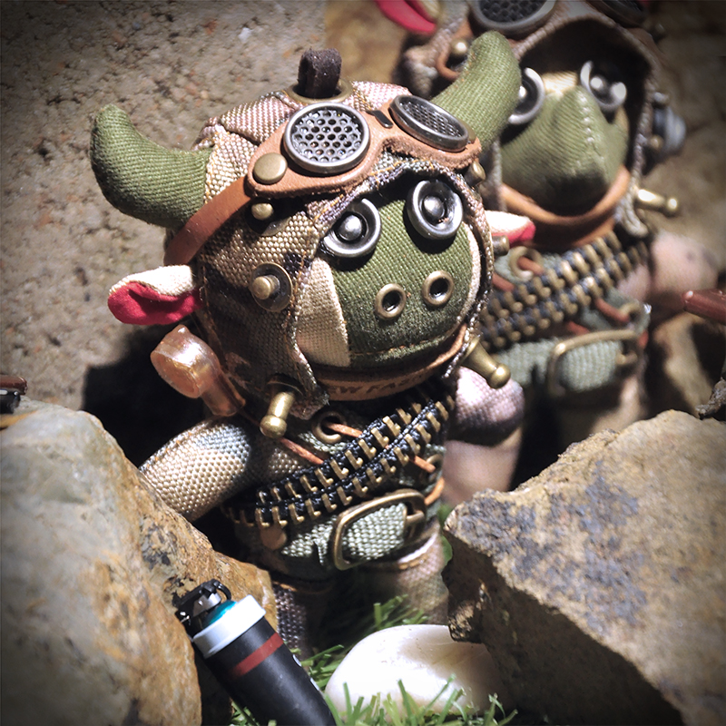 Steam Elf Original Land War Soldier's Small Mengniu Military Uniform Camouflated Bullet Chain Version Key Button Creative Pendant