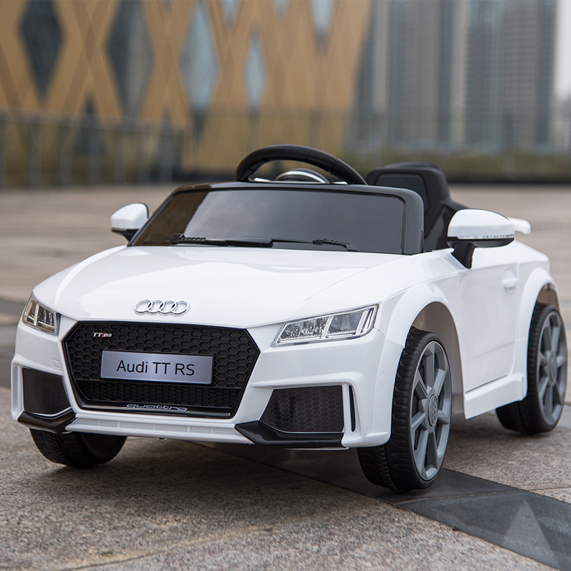 Audi TT RS электромобиль je1198