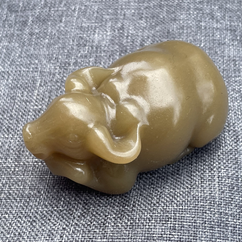 Ancient play in Xinjiang and Tian Yutang stock jade handlebar pieces high ancient jade water buffalo jade ware to decorate the old Yupei Yubi-Taobao