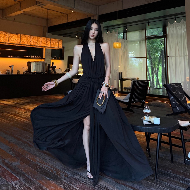Hepburn-Style Halter Deep V-Neck Black Dress, Sexy Backless Elegant Long Dress, Socialite Niche Light Luxury Formal Dress