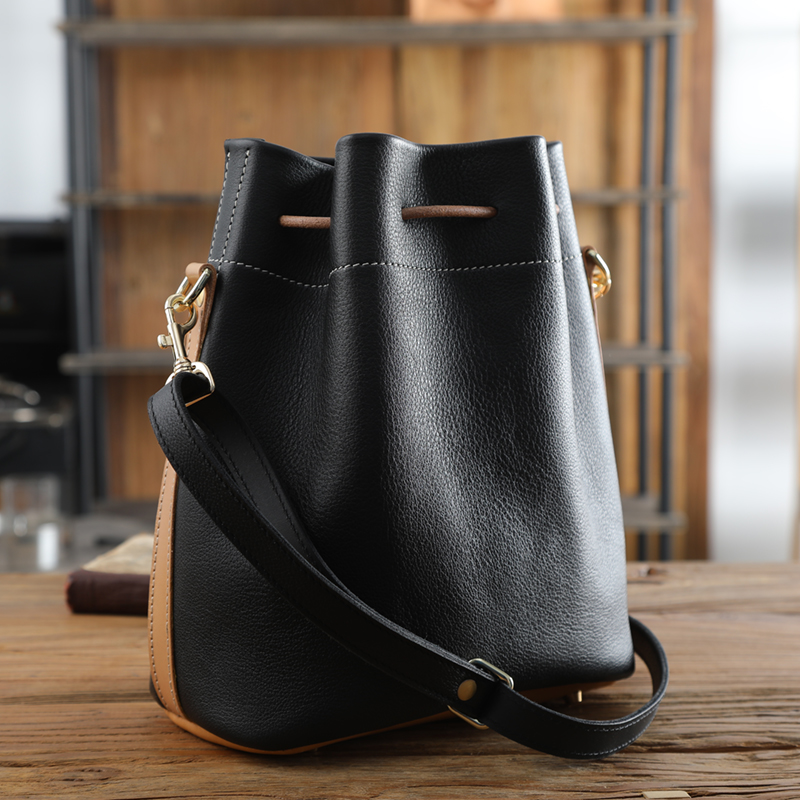 Lacquer Name Original Design American Retro Import Plant Tannic Leather Handmade Inclined Satchel Leather Head Layer Leather Single Shoulder Bag