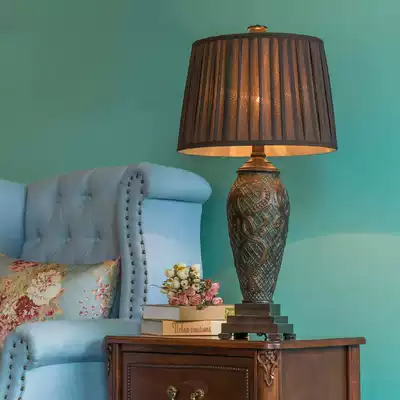 European-style table lamp Luxury retro American bedroom living room desk room Nostalgic villa country atmosphere Antique art