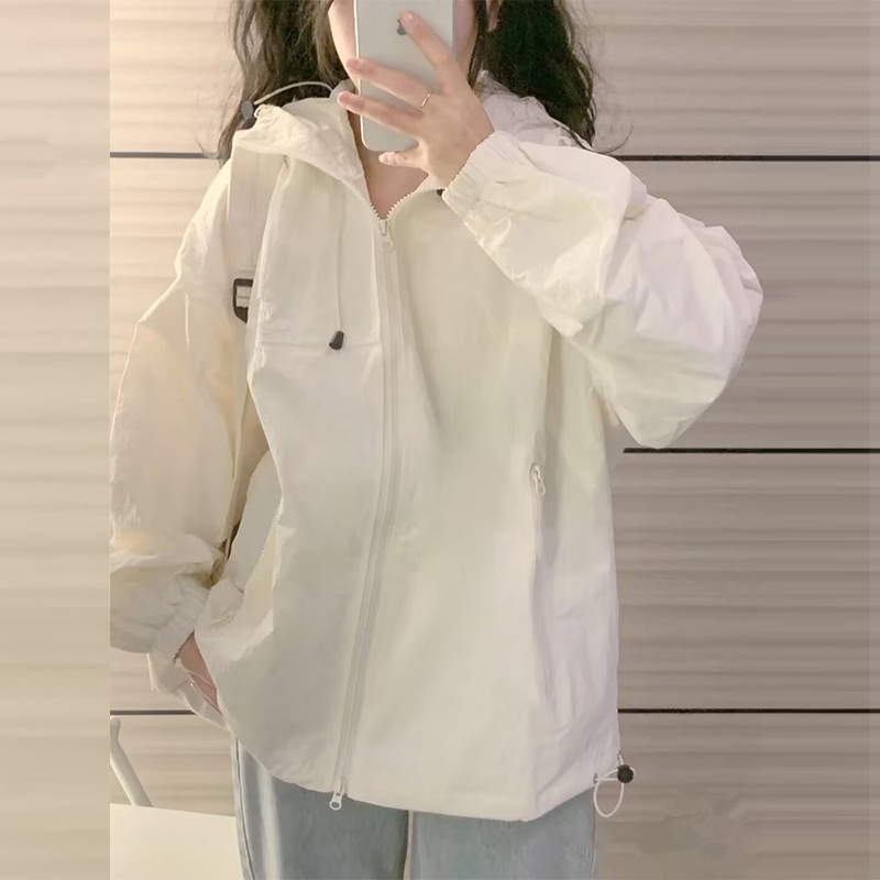 Thin Sun Protection Jacket for Women, Summer 2024, American Retro Chic Hooded Top, Loose Sports Windbreaker, Trendy