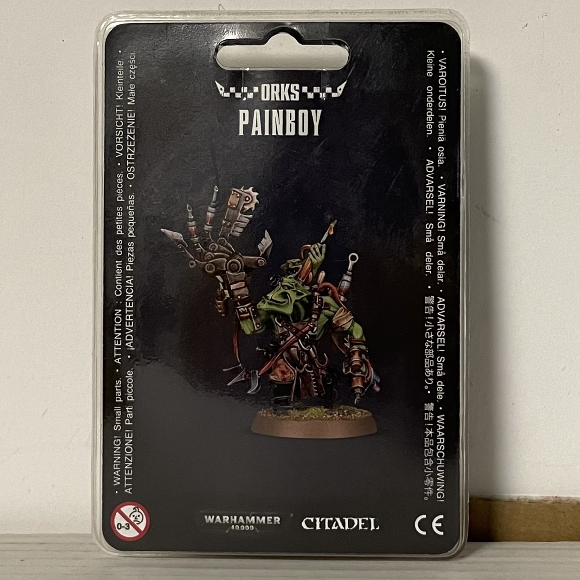 Warhammer 40k ORK orc hq crazy clothes pain Painboy
