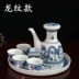 Jingdezhen bộ rượu vang màu xanh và trắng phù hợp với bình rượu ly rượu vang khay chăm sóc rượu rượu mạnh rượu vang bộ trà nhỏ - Rượu vang