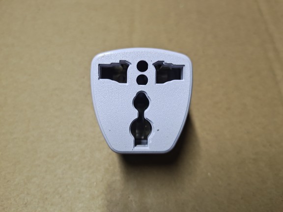 Travel exclusive socket flat two-foot-to-three-hole conversion socket galvanized iron foot-Taobao