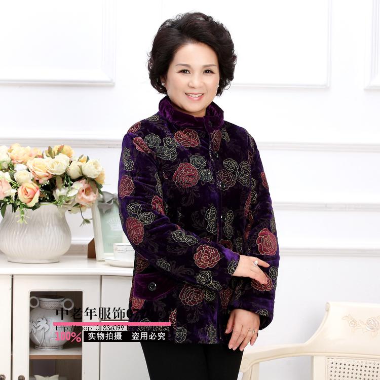 Chạy bộ của bà mẹ trung niên chất đầy quần áo nhung vàng, quần áo phụ nữ cũ cộng với cotton nhung, sữa, sữa, áo khoác lớn, quần áo mùa đông quần áo cho mẹ