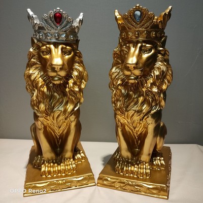 Crown Lion Fabrication Nordic Living Room Wine Cabinet Decoration Modern minimalist desk art