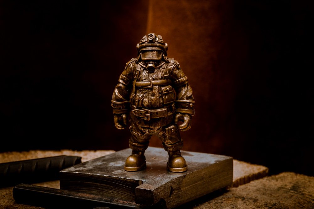 Figuring out CODE:MASK masked people-Firefighters pure copper tide playing metal model spot 