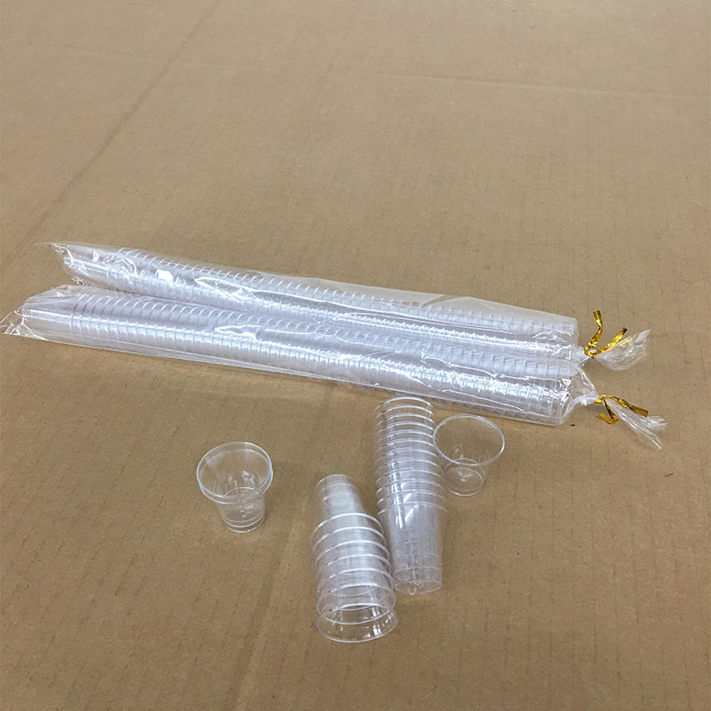 The Communion Cup of the Communion Cup of the Communion Cup 100 of the one - time plastic Cup