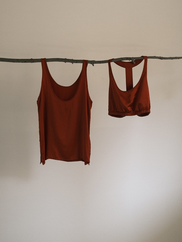 Domestic In-Stock Japanese Unefig U-Type Tank U-Neck Vest Recommended for All Seasons