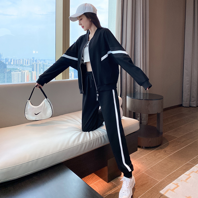 Korea leisure sports suit female spring and autumn 2022 new age reduction is slim and large two sets of gas