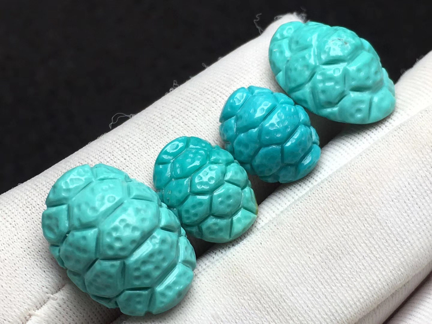 Hubei Shiyan natural raw ore turquoise bracelet raw mineral accessories 108 round bead accessories rich armor world men and women