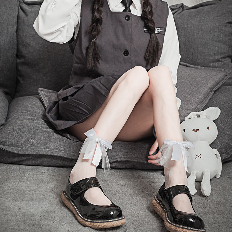 Socks female midbarrel socks INS Chains Chaonets Red day Department cute butterfly knot fiberglass crystal silk socks cotton bottom short socks transparent