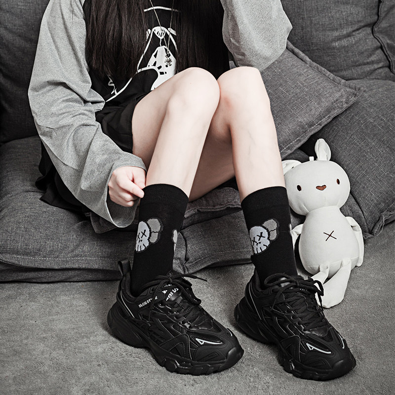 Black Socks Woman Midbarrel Socks Pure Cotton Ins Tide Street Sports Wind Personality Pattern Academy Wind Stockings High Cylinder Autumn