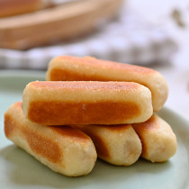 Liufang pillow finger sandwich breakfast biscuits soft waxy old pastry snacks at night