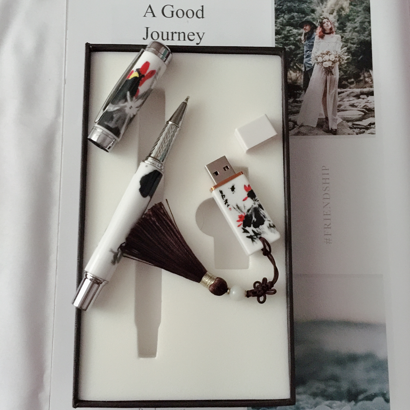 Blue Flower Porcelain UD Disk 32g Chinese ancient style ceramic gift box packaging bag signed pen Business car inscription custom logo