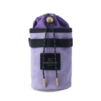 Пятно масляной ткани с фиолетовой формой (фиолетовая нейлоновая подкладка)