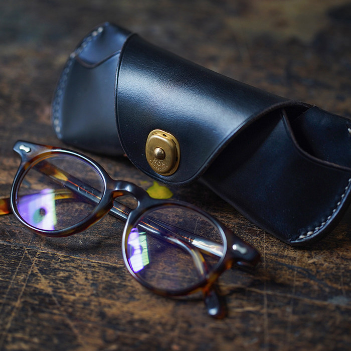 HK workshop handmade light horween American Horvin cow leather minimalist retro glasses case