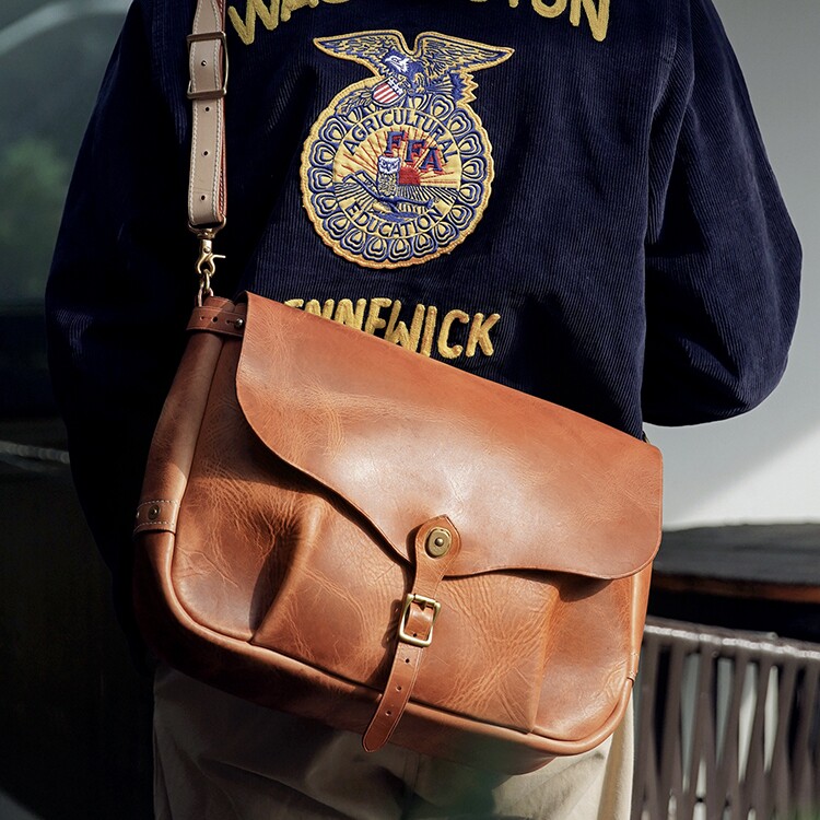 HK workshop USA Horween cow leather Grand Postman Diagonal Satchel for original trendy hand carrying bag