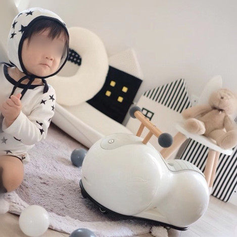 Baby doll artifact 1-3 birthday gift walker Toddler baby Children sliding balance peanut toy car